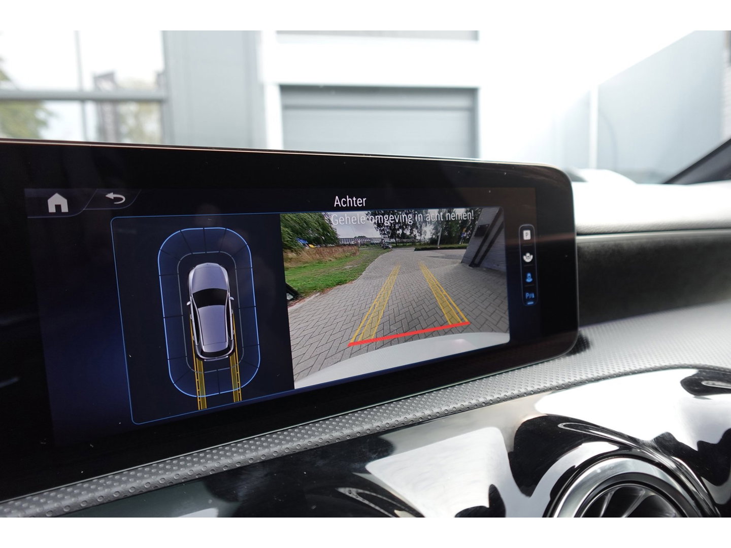 Mercedes-Benz A-Klasse 180 AMG Line PANO SFEER CAM