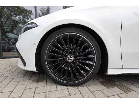 Mercedes-Benz A-Klasse 180 AMG Line PANO SFEER CAM