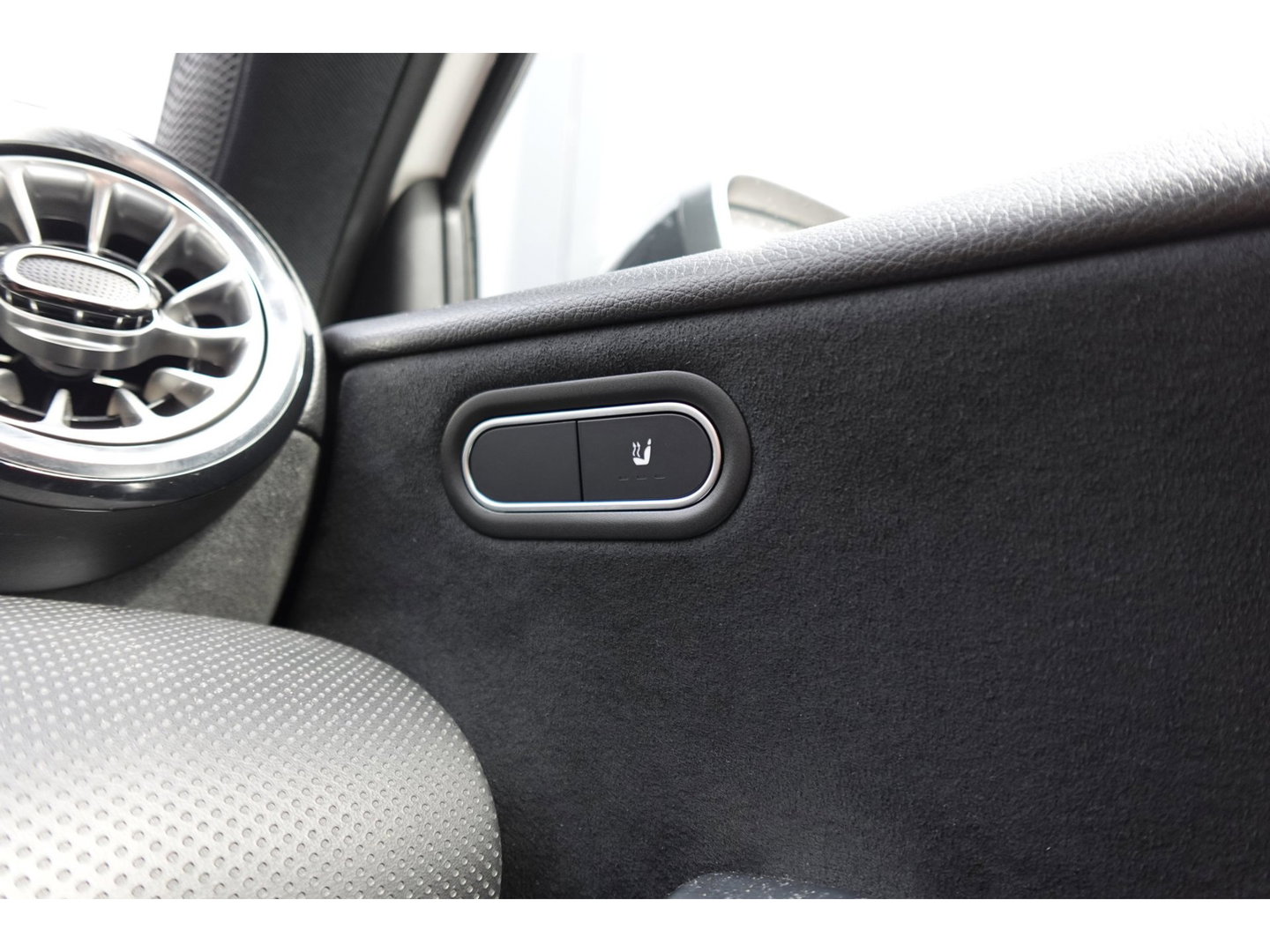Mercedes-Benz A-Klasse 180 AMG Line PANO SFEER CAM