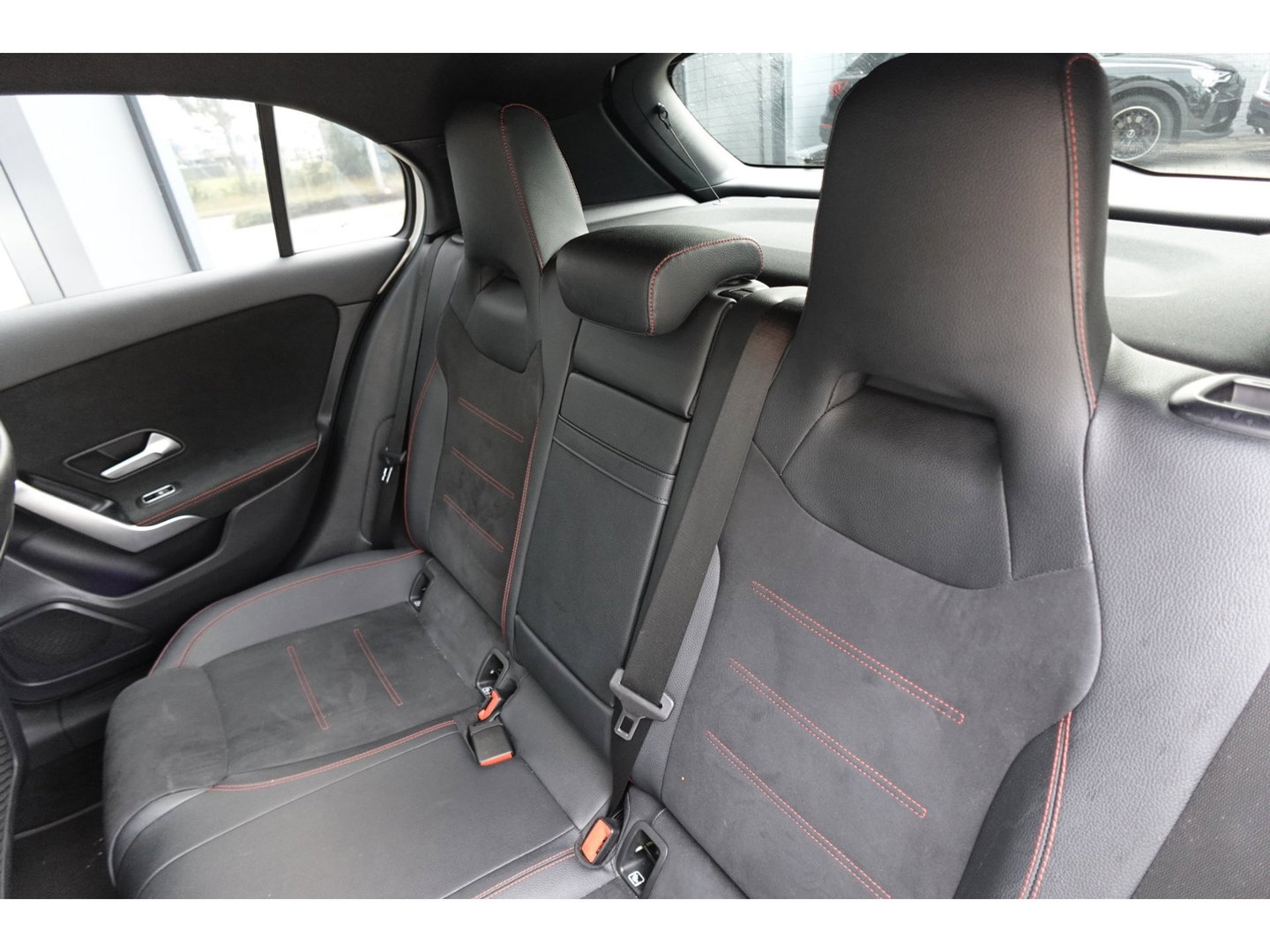 Mercedes-Benz A-Klasse 180 AMG Line PANO SFEER CAM