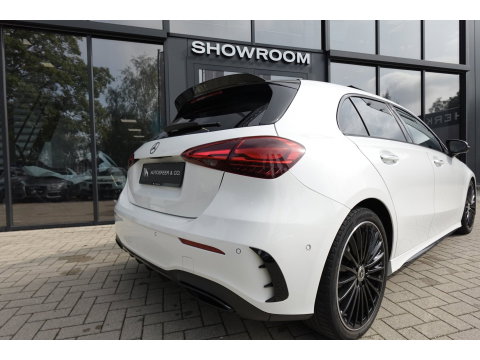 Mercedes-Benz A-Klasse 180 AMG Line PANO SFEER CAM
