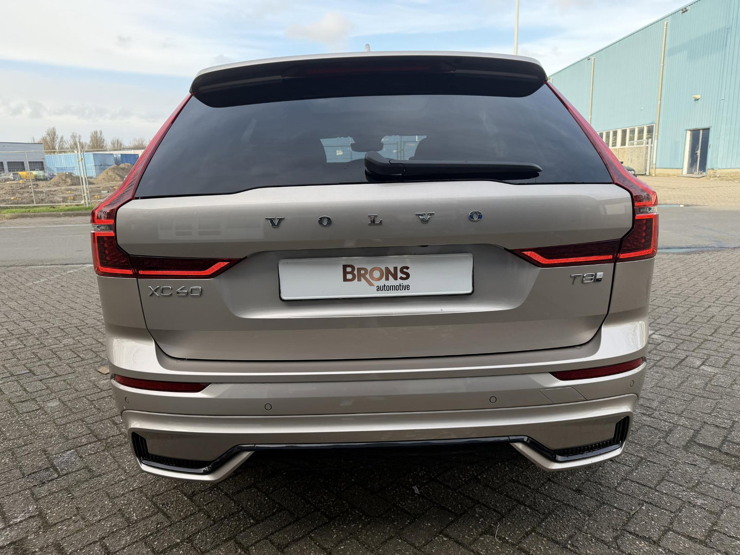 Volvo XC60 2.0 T8 Plug-in hybrid AWD Plus Dark Facelift model l Trekhaak l 360 l 455PK
