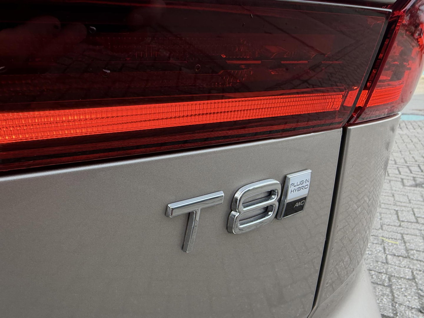 Volvo XC60 2.0 T8 Plug-in hybrid AWD Plus Dark Facelift model l Trekhaak l 360 l 455PK