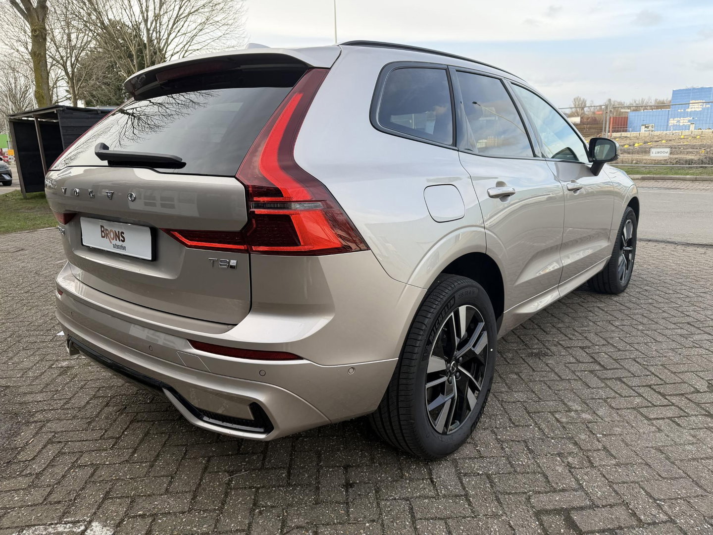 Volvo XC60 2.0 T8 Plug-in hybrid AWD Plus Dark Facelift model l Trekhaak l 360 l 455PK