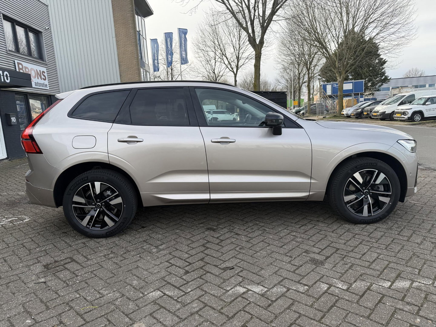 Volvo XC60 2.0 T8 Plug-in hybrid AWD Plus Dark Facelift model l Trekhaak l 360 l 455PK