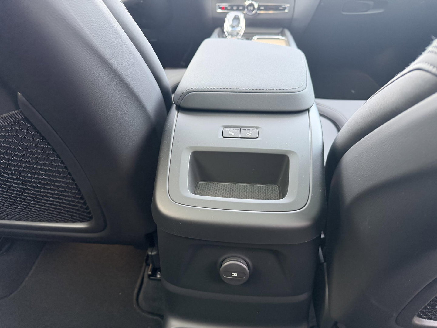 Volvo XC60 2.0 T8 Plug-in hybrid AWD Plus Dark Facelift model l Trekhaak l 360 l 455PK