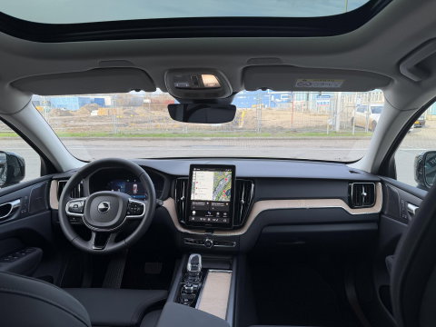 Volvo XC60 2.0 T8 Plug-in hybrid AWD Plus Dark Facelift model l Trekhaak l 360 l 455PK