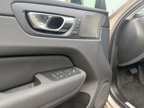 Volvo XC60 2.0 T8 Plug-in hybrid AWD Plus Dark Facelift model l Trekhaak l 360 l 455PK