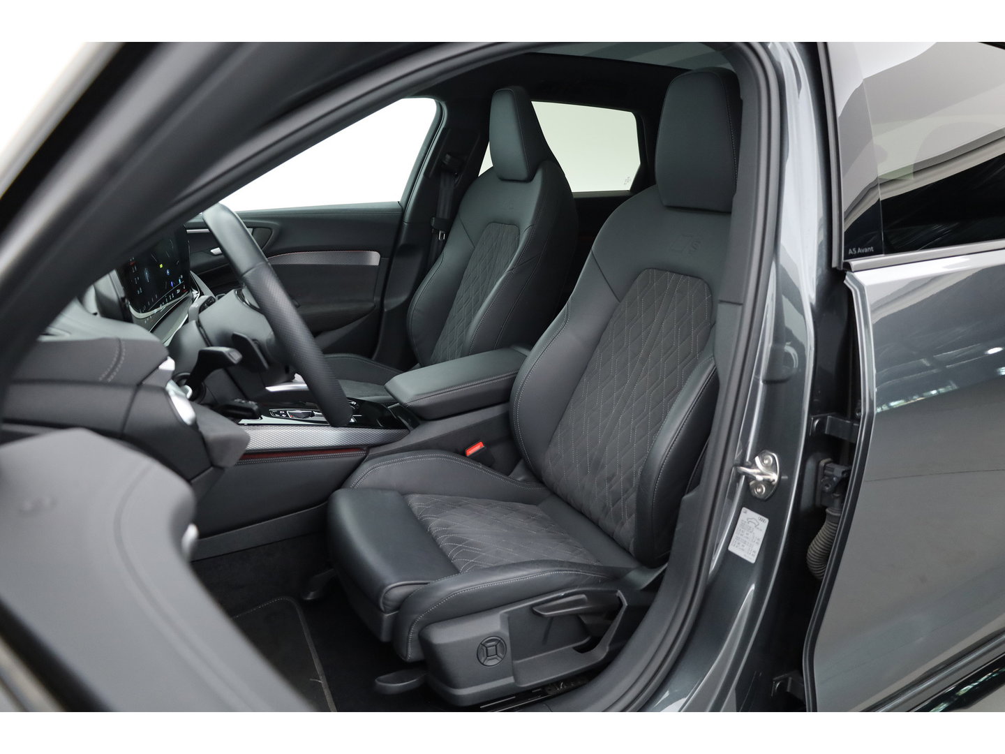 Audi A5 Avant 2.0 e-hybrid quattro Black Line S edition | Rijklaar! | S-Line ''Diamond'' Stoelen | Pano | Adapt. Cruise | Pass Display | 360cam | Matrix LED |