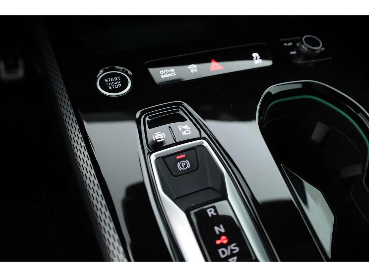 Audi A5 Avant 2.0 e-hybrid quattro Black Line S edition | Rijklaar! | S-Line ''Diamond'' Stoelen | Pano | Adapt. Cruise | Pass Display | 360cam | Matrix LED |