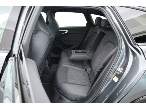 Audi A5 Avant 2.0 e-hybrid quattro Black Line S edition | Rijklaar! | S-Line ''Diamond'' Stoelen | Pano | Adapt. Cruise | Pass Display | 360cam | Matrix LED |