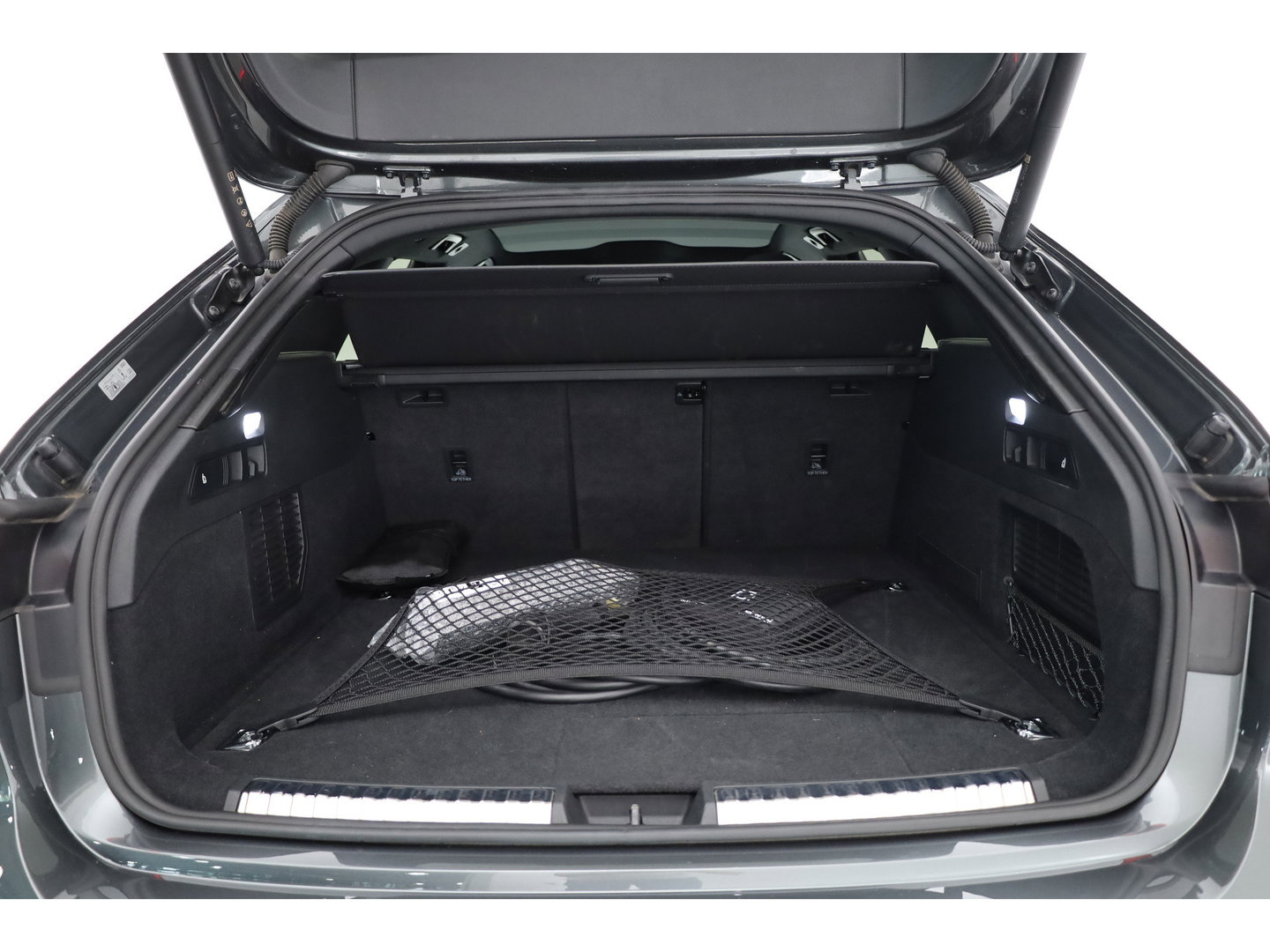 Audi A5 Avant 2.0 e-hybrid quattro Black Line S edition | Rijklaar! | S-Line ''Diamond'' Stoelen | Pano | Adapt. Cruise | Pass Display | 360cam | Matrix LED |