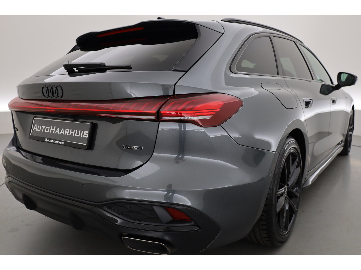 Audi A5 Avant 2.0 e-hybrid quattro Black Line S edition | Rijklaar! | S-Line ''Diamond'' Stoelen | Pano | Adapt. Cruise | Pass Display | 360cam | Matrix LED |
