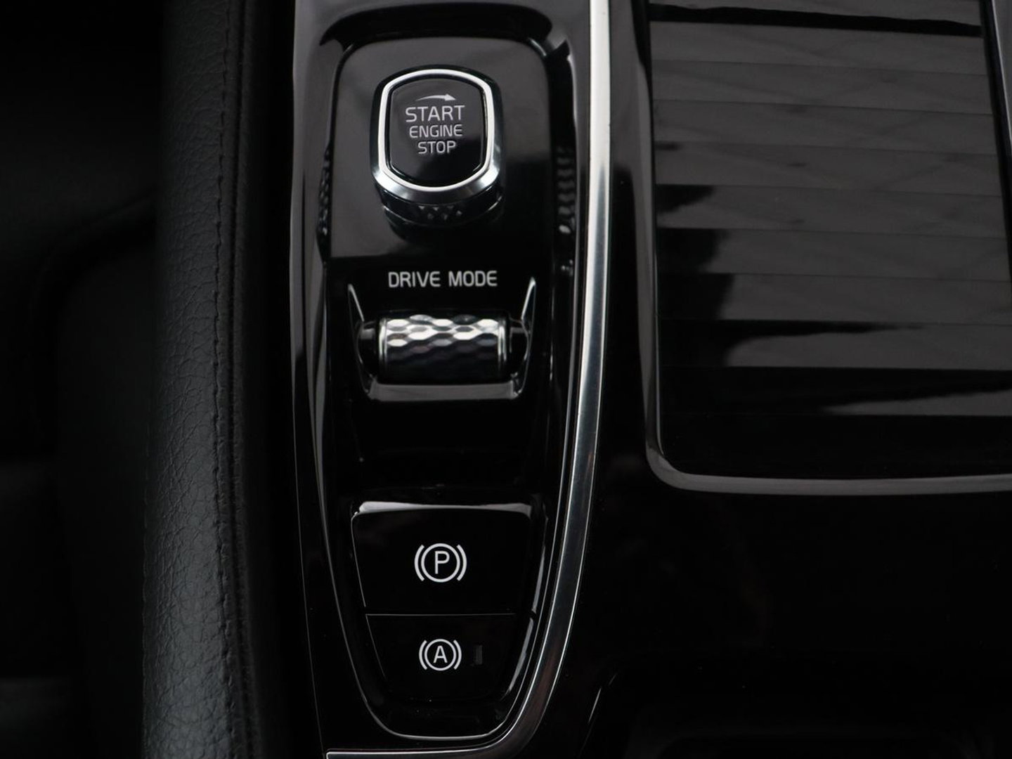 Volvo V60 2.0 T8 Recharge AWD Inscription | SOH 82% | Trekhaak | 360 camera | Leder | Stuur/stoelverwarming | Memory | Adaptive cruise | Full LED |
