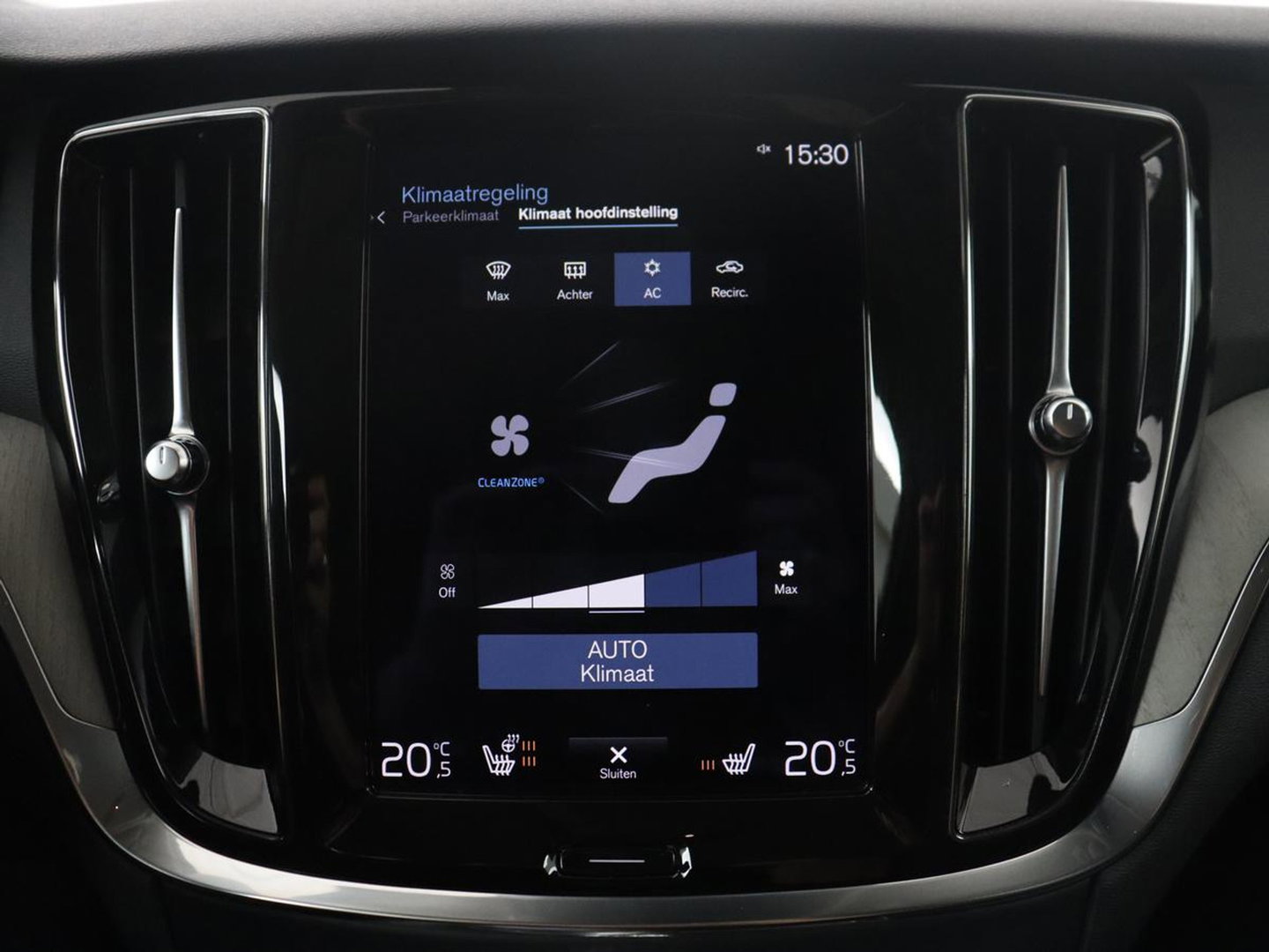 Volvo V60 2.0 T8 Recharge AWD Inscription | SOH 82% | Trekhaak | 360 camera | Leder | Stuur/stoelverwarming | Memory | Adaptive cruise | Full LED |