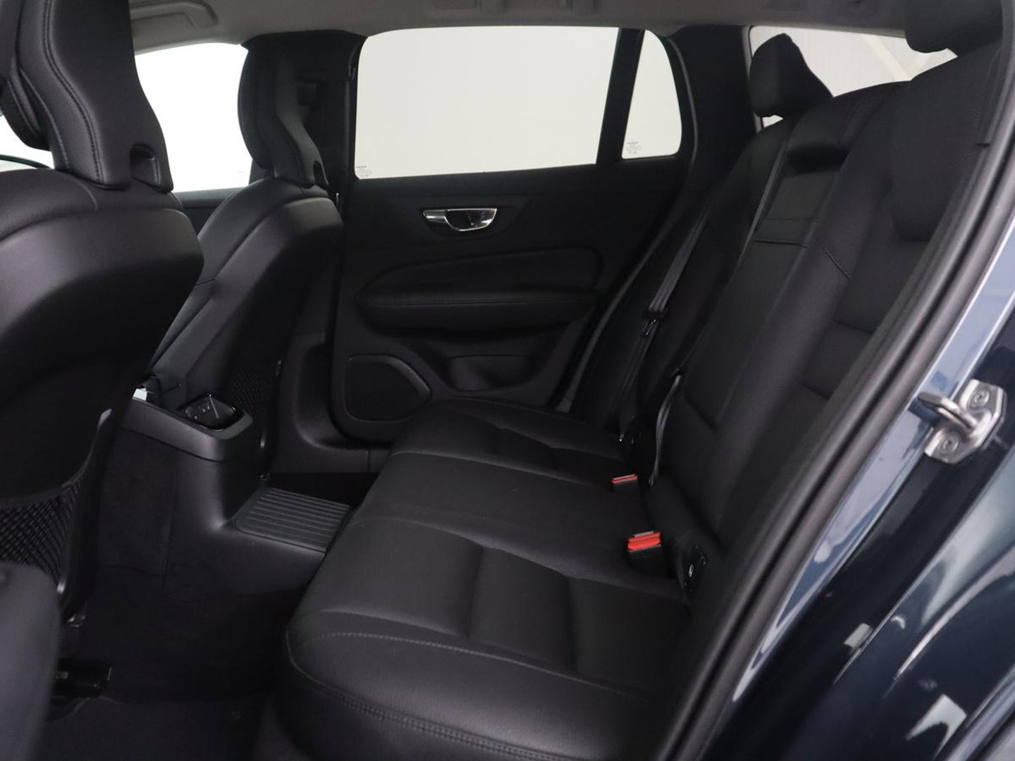 Volvo V60 2.0 T8 Recharge AWD Inscription | SOH 82% | Trekhaak | 360 camera | Leder | Stuur/stoelverwarming | Memory | Adaptive cruise | Full LED |