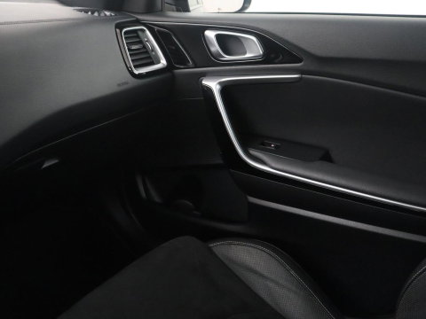 Kia ProCeed 1.4 T-GDI GT-Line | Leder/alcantara | Stuur/stoel verwarming | Climate control | Camera | Virtual Dash. | Carplay | Full LED | Park assist |