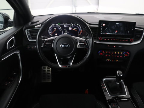 Kia ProCeed 1.4 T-GDI GT-Line | Leder/alcantara | Stuur/stoel verwarming | Climate control | Camera | Virtual Dash. | Carplay | Full LED | Park assist |