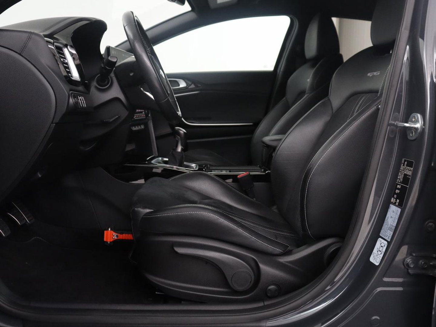 Kia ProCeed 1.4 T-GDI GT-Line | Leder/alcantara | Stuur/stoel verwarming | Climate control | Camera | Virtual Dash. | Carplay | Full LED | Park assist |