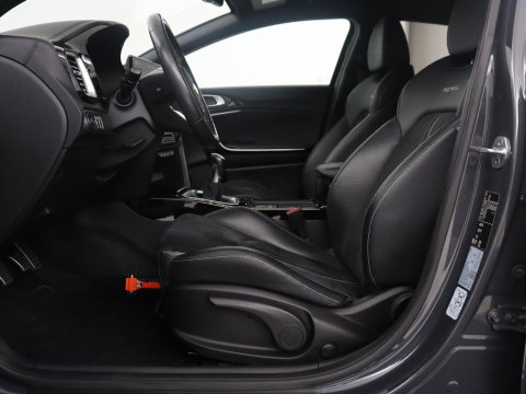 Kia ProCeed 1.4 T-GDI GT-Line | Leder/alcantara | Stuur/stoel verwarming | Climate control | Camera | Virtual Dash. | Carplay | Full LED | Park assist |