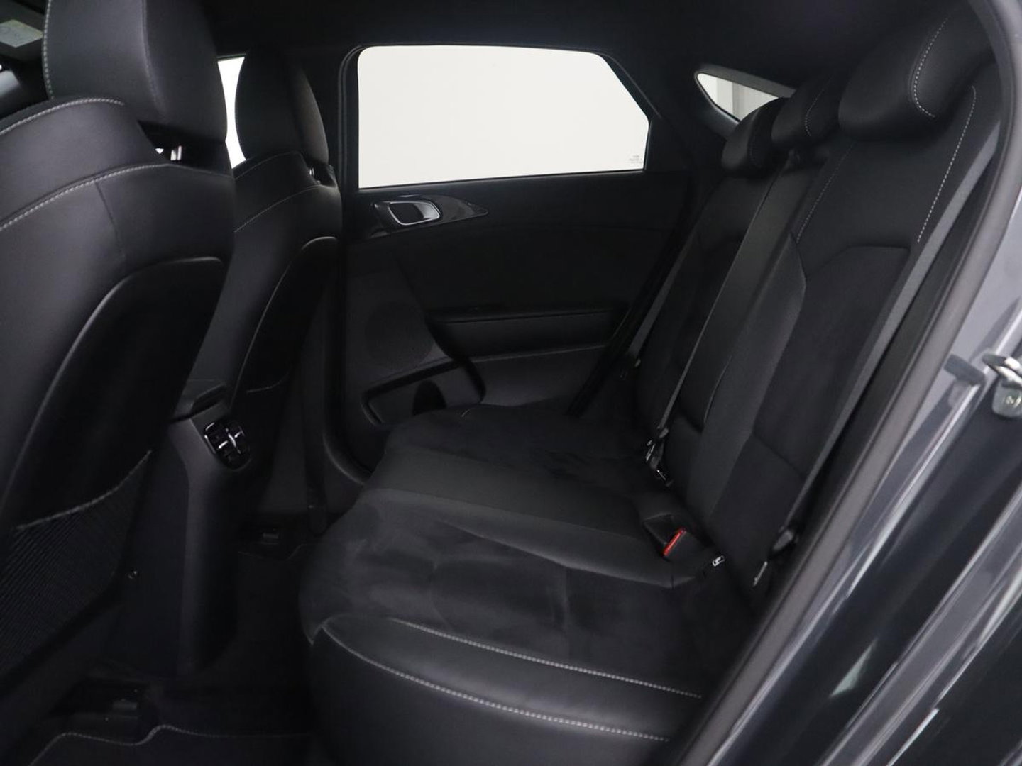 Kia ProCeed 1.4 T-GDI GT-Line | Leder/alcantara | Stuur/stoel verwarming | Climate control | Camera | Virtual Dash. | Carplay | Full LED | Park assist |