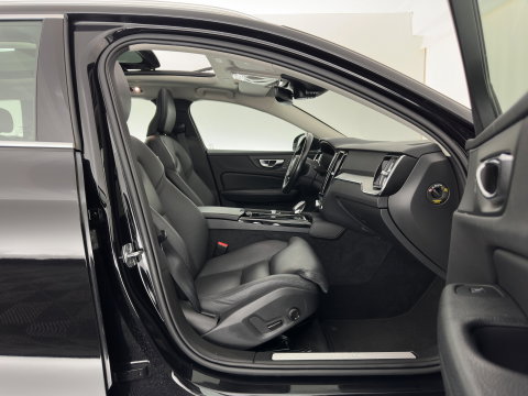 Volvo V60 2.0 T6 Recharge AWD Inscription (Plug-in) (INCL-BTW) Aut. *PANO | LEATHER | FULL-LED | MEMORY-PACK | KEYLESS | DIGI-COCKPIT | NAVI-FULLMAP | HEATED-SPORTSEATS | ECC | CRUISE | DAB | TOWBAR | 19''ALU*