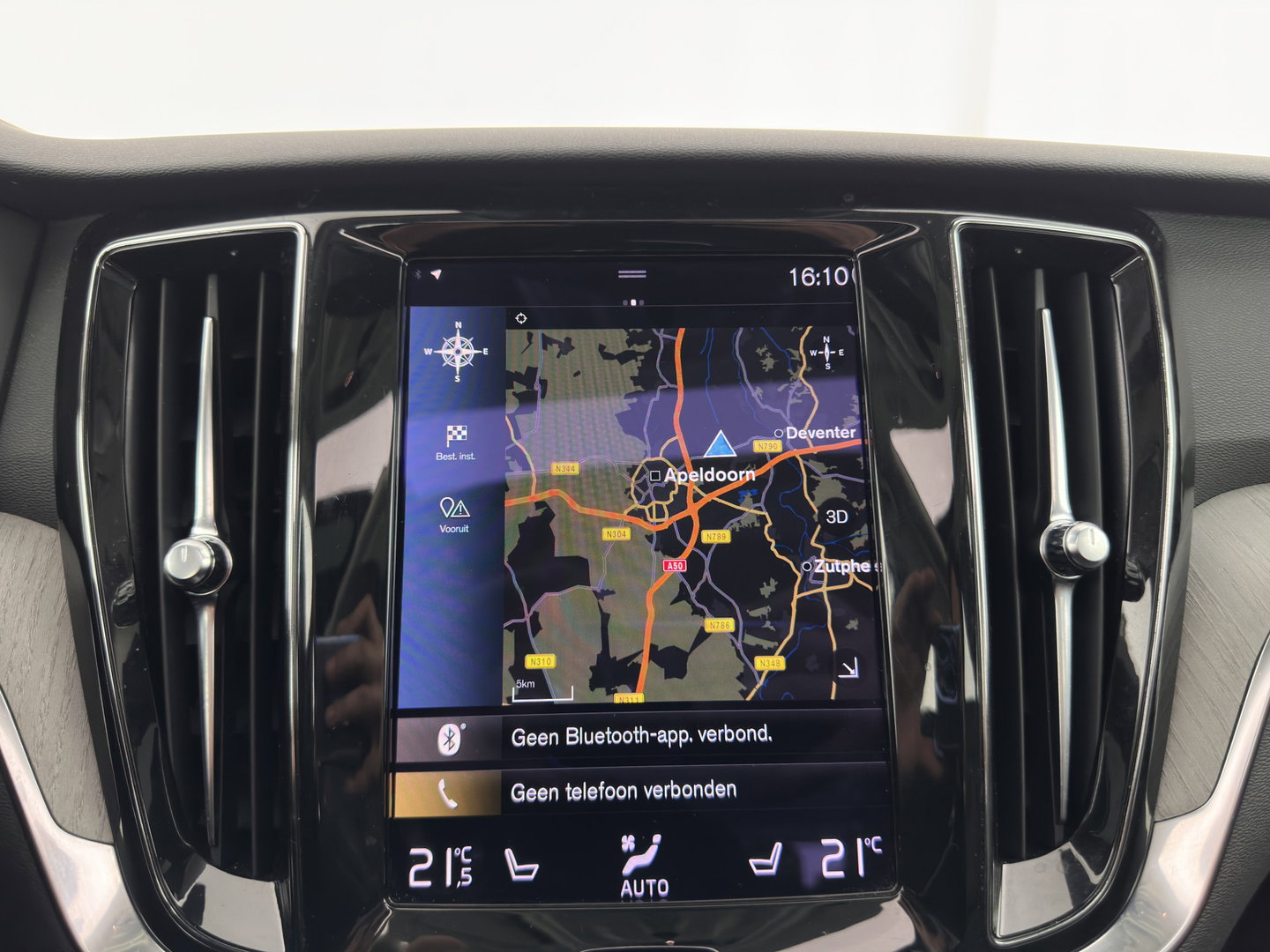 Volvo V60 2.0 T6 Recharge AWD Inscription (Plug-in) (INCL-BTW) Aut. *PANO | LEATHER | FULL-LED | MEMORY-PACK | KEYLESS | DIGI-COCKPIT | NAVI-FULLMAP | HEATED-SPORTSEATS | ECC | CRUISE | DAB | TOWBAR | 19''ALU*