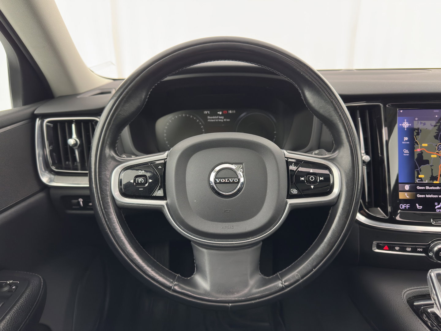 Volvo V60 2.0 T6 Recharge AWD Inscription (Plug-in) (INCL-BTW) Aut. *PANO | LEATHER | FULL-LED | MEMORY-PACK | KEYLESS | DIGI-COCKPIT | NAVI-FULLMAP | HEATED-SPORTSEATS | ECC | CRUISE | DAB | TOWBAR | 19''ALU*