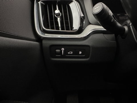 Volvo V60 2.0 T6 Recharge AWD Inscription (Plug-in) (INCL-BTW) Aut. *PANO | LEATHER | FULL-LED | MEMORY-PACK | KEYLESS | DIGI-COCKPIT | NAVI-FULLMAP | HEATED-SPORTSEATS | ECC | CRUISE | DAB | TOWBAR | 19''ALU*