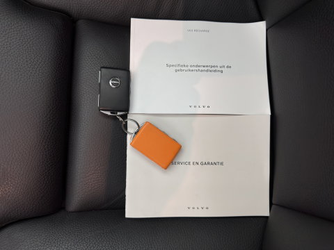 Volvo V60 2.0 T6 Recharge AWD Inscription (Plug-in) (INCL-BTW) Aut. *PANO | LEATHER | FULL-LED | MEMORY-PACK | KEYLESS | DIGI-COCKPIT | NAVI-FULLMAP | HEATED-SPORTSEATS | ECC | CRUISE | DAB | TOWBAR | 19''ALU*
