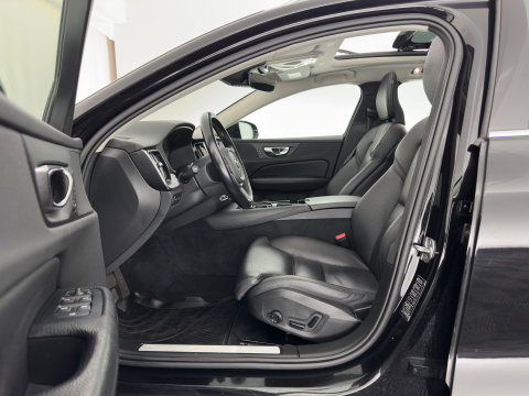 Volvo V60 2.0 T6 Recharge AWD Inscription (Plug-in) (INCL-BTW) Aut. *PANO | LEATHER | FULL-LED | MEMORY-PACK | KEYLESS | DIGI-COCKPIT | NAVI-FULLMAP | HEATED-SPORTSEATS | ECC | CRUISE | DAB | TOWBAR | 19''ALU*