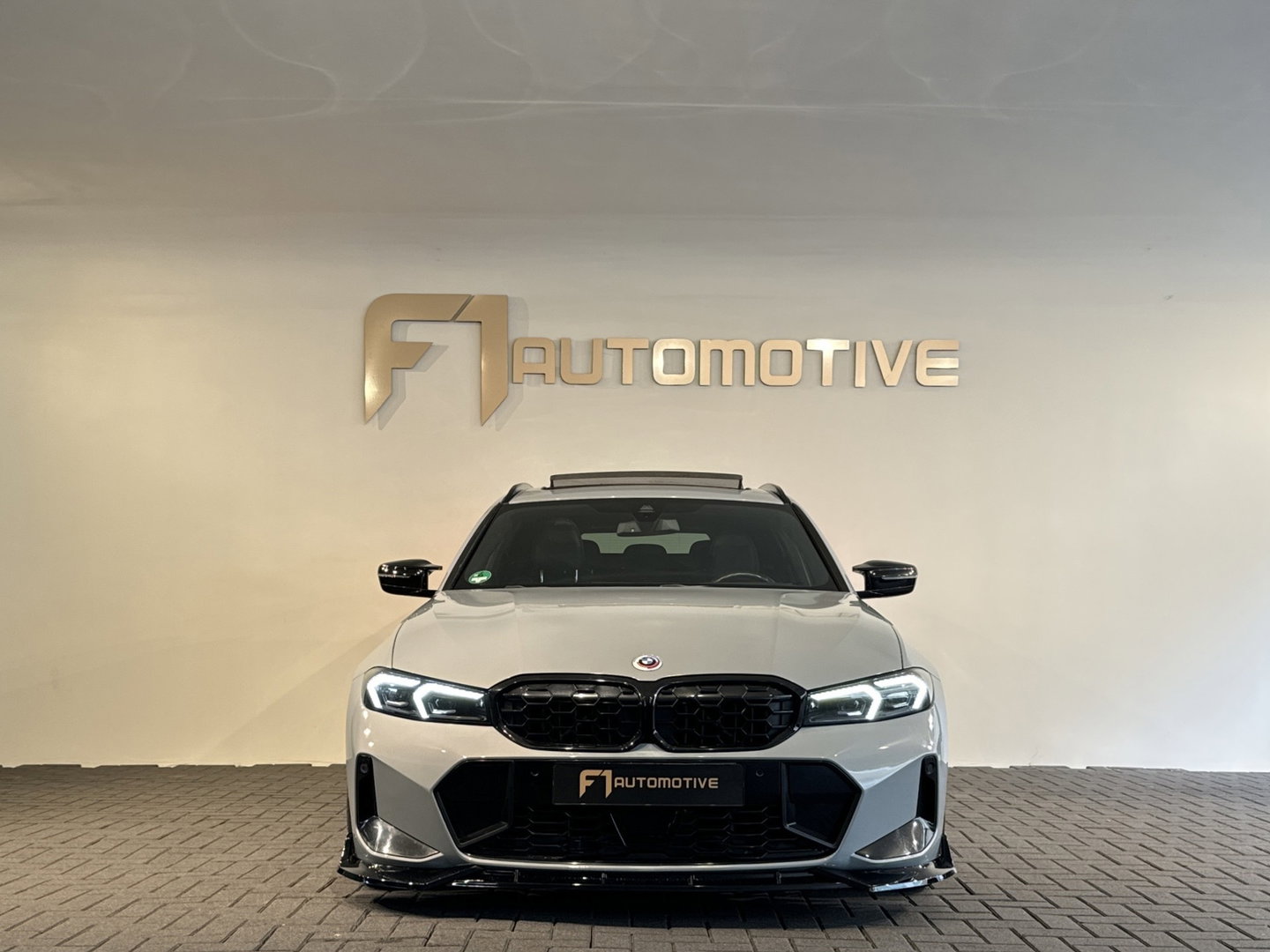 BMW 3 Serie Touring 330e Touring Pano|Drive Assist|Blindspot|H/K|Trekhaak