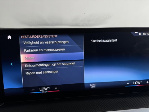 BMW 3 Serie Touring 330e Touring Pano|Drive Assist|Blindspot|H/K|Trekhaak