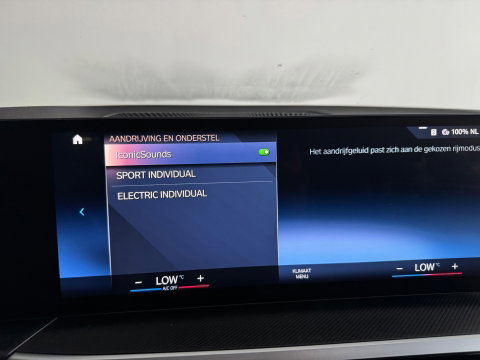 BMW 3 Serie Touring 330e Touring Pano|Drive Assist|Blindspot|H/K|Trekhaak