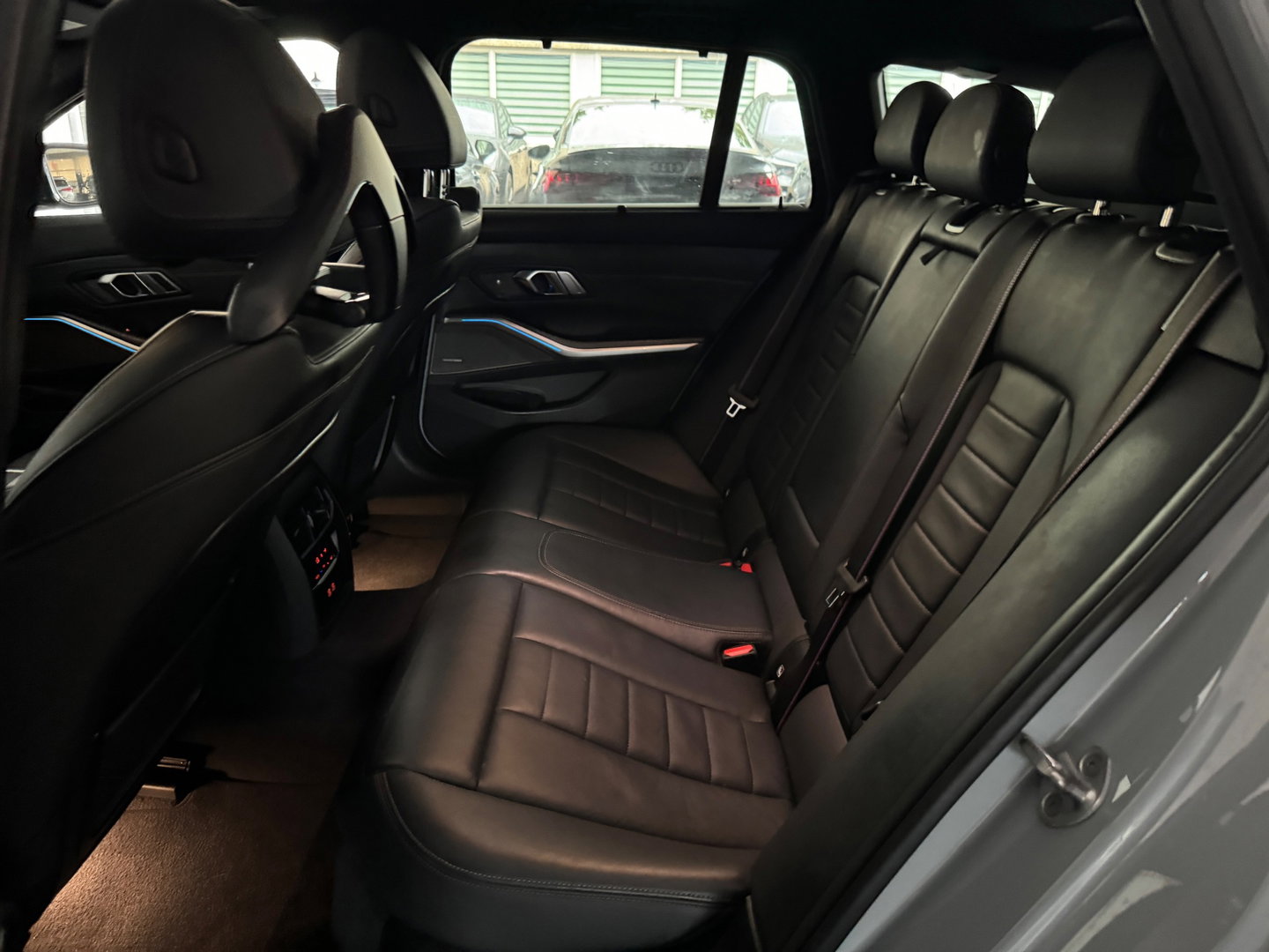 BMW 3 Serie Touring 330e Touring Pano|Drive Assist|Blindspot|H/K|Trekhaak