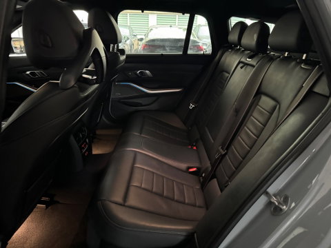 BMW 3 Serie Touring 330e Touring Pano|Drive Assist|Blindspot|H/K|Trekhaak