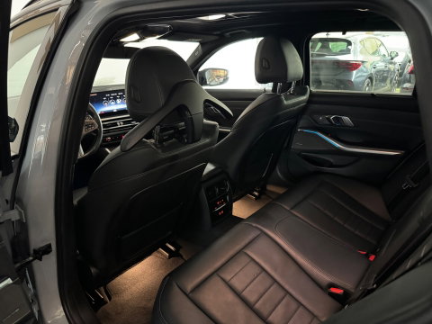 BMW 3 Serie Touring 330e Touring Pano|Drive Assist|Blindspot|H/K|Trekhaak