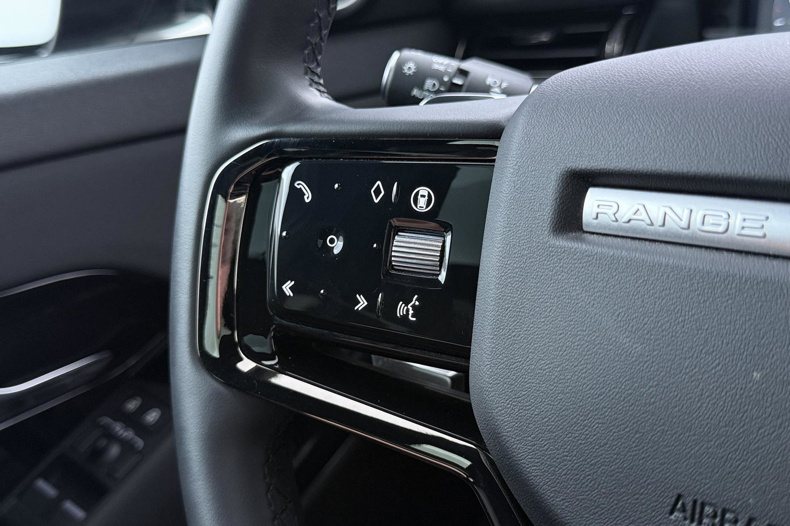 Land Rover Range Rover Evoque 1.5 P270e SE Dynamic Edition | Panoramadak | 360° Camera | Memory | Stoel+Stuurverwarming | 20 Inch | ACC