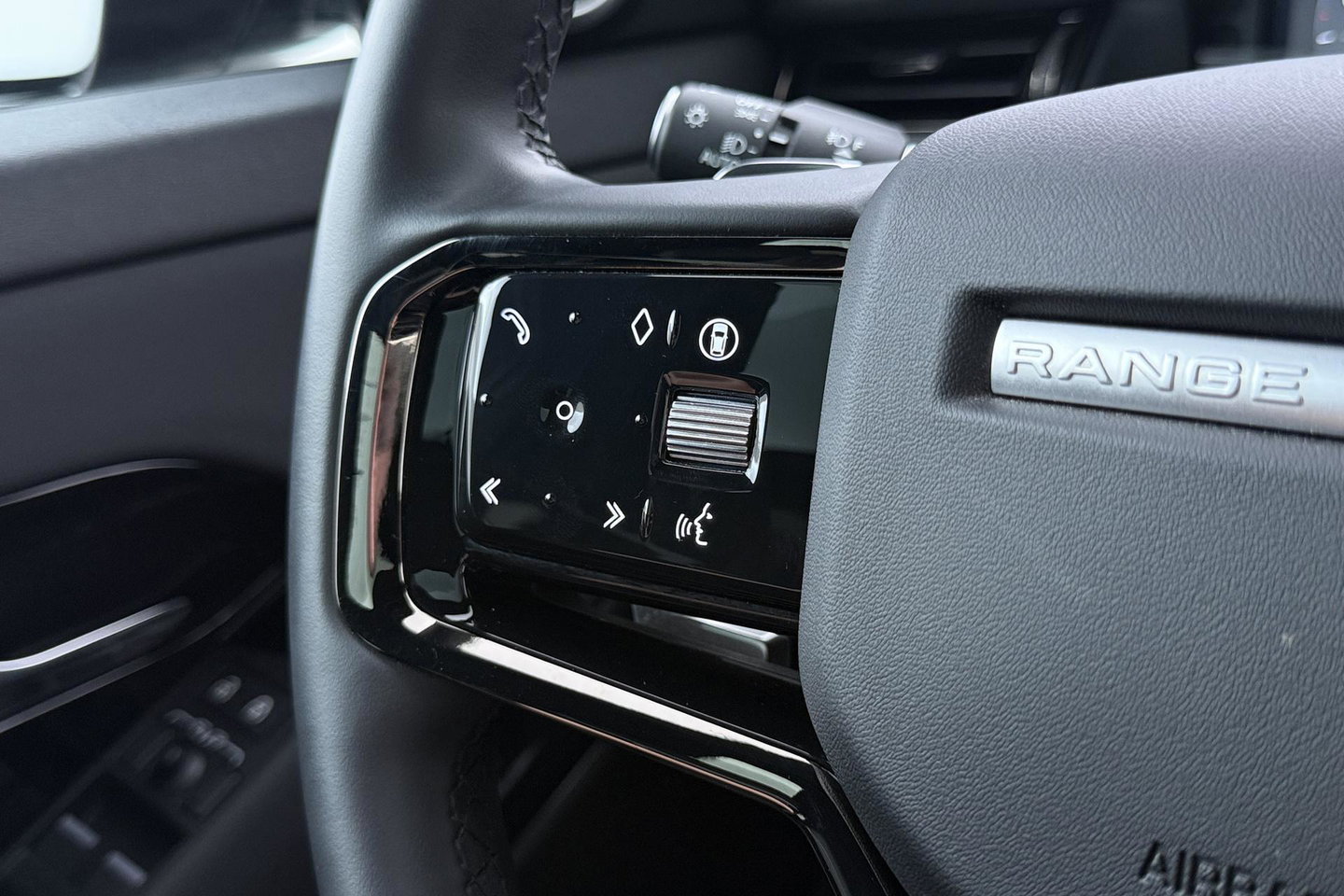 Land Rover Range Rover Evoque 1.5 P270e SE Dynamic Edition | Panoramadak | 360° Camera | Memory | Stoel+Stuurverwarming | 20 Inch | ACC