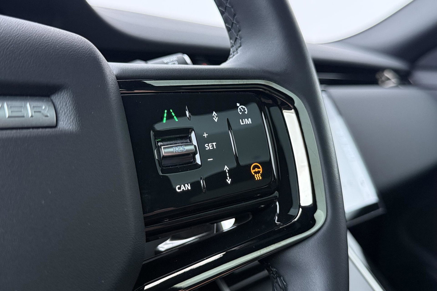 Land Rover Range Rover Evoque 1.5 P270e SE Dynamic Edition | Panoramadak | 360° Camera | Memory | Stoel+Stuurverwarming | 20 Inch | ACC