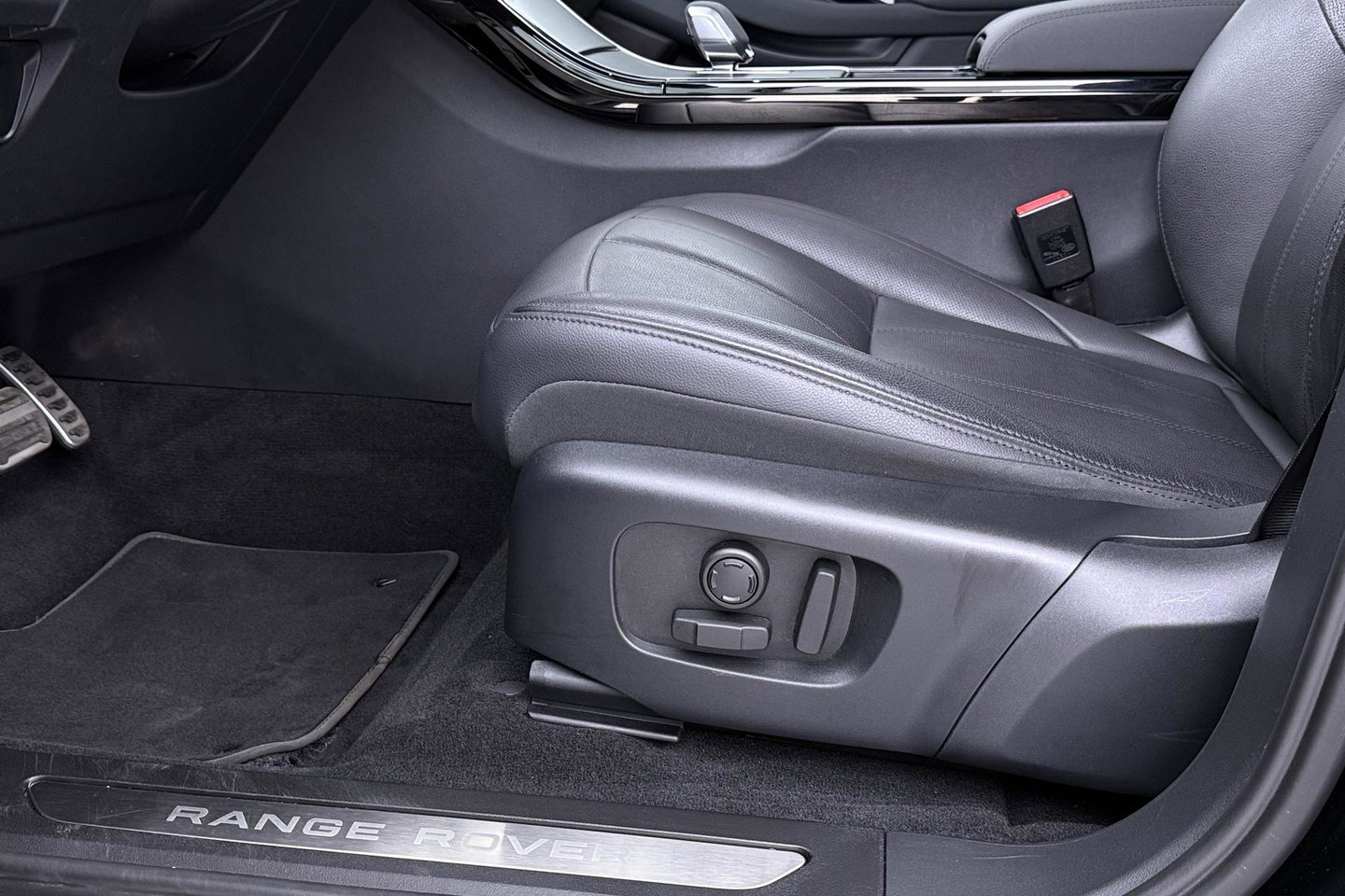 Land Rover Range Rover Evoque 1.5 P270e SE Dynamic Edition | Panoramadak | 360° Camera | Memory | Stoel+Stuurverwarming | 20 Inch | ACC