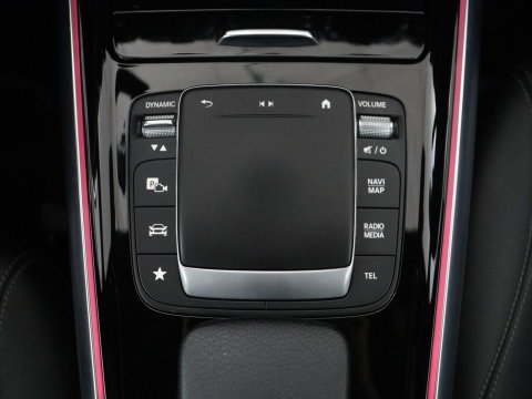 Mercedes-Benz EQA 250 Business Solution Luxury 67 kWh | SOH 94,2% | Half leder | Cruise control | Trekhaak | Stoelverwarming | Sfeerverlichting | Carplay | Camera | Park assist | Elektrische achterklep