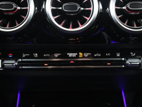 Mercedes-Benz EQA 250 Business Solution Luxury 67 kWh | SOH 94,2% | Half leder | Cruise control | Trekhaak | Stoelverwarming | Sfeerverlichting | Carplay | Camera | Park assist | Elektrische achterklep