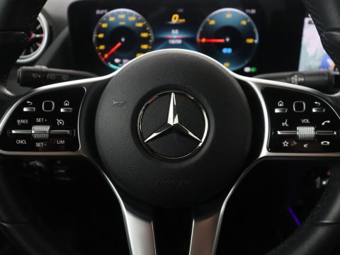 Mercedes-Benz EQA 250 Business Solution Luxury 67 kWh | SOH 94,2% | Half leder | Cruise control | Trekhaak | Stoelverwarming | Sfeerverlichting | Carplay | Camera | Park assist | Elektrische achterklep