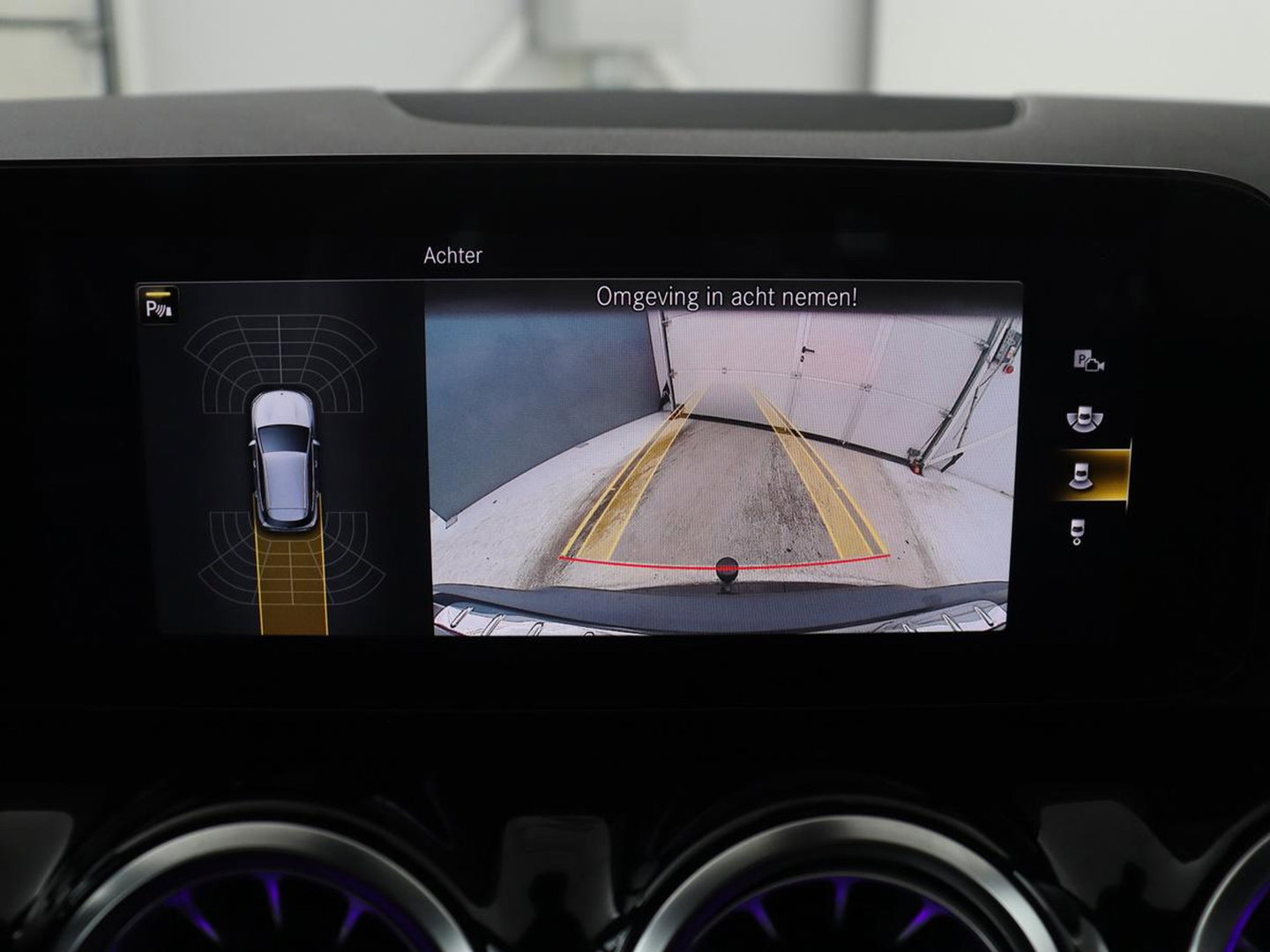 Mercedes-Benz EQA 250 Business Solution Luxury 67 kWh | SOH 94,2% | Half leder | Cruise control | Trekhaak | Stoelverwarming | Sfeerverlichting | Carplay | Camera | Park assist | Elektrische achterklep