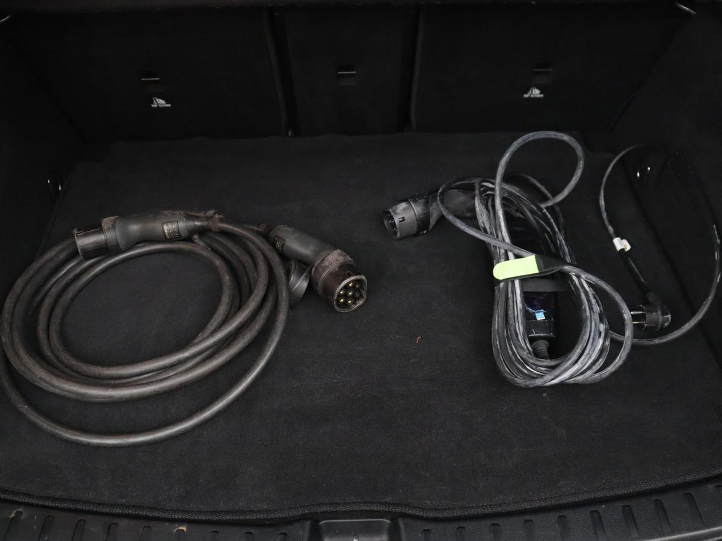 Mercedes-Benz EQA 250 Business Solution Luxury 67 kWh | SOH 94,2% | Half leder | Cruise control | Trekhaak | Stoelverwarming | Sfeerverlichting | Carplay | Camera | Park assist | Elektrische achterklep