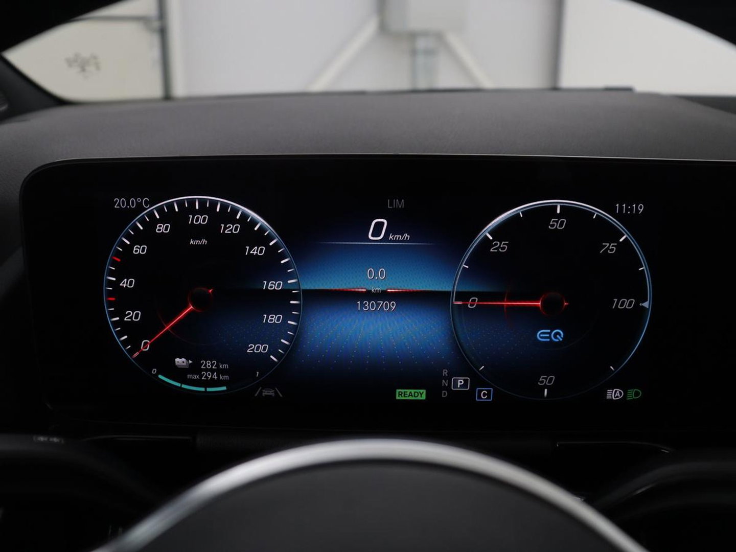 Mercedes-Benz EQA 250 Business Solution Luxury 67 kWh | SOH 94,2% | Half leder | Cruise control | Trekhaak | Stoelverwarming | Sfeerverlichting | Carplay | Camera | Park assist | Elektrische achterklep