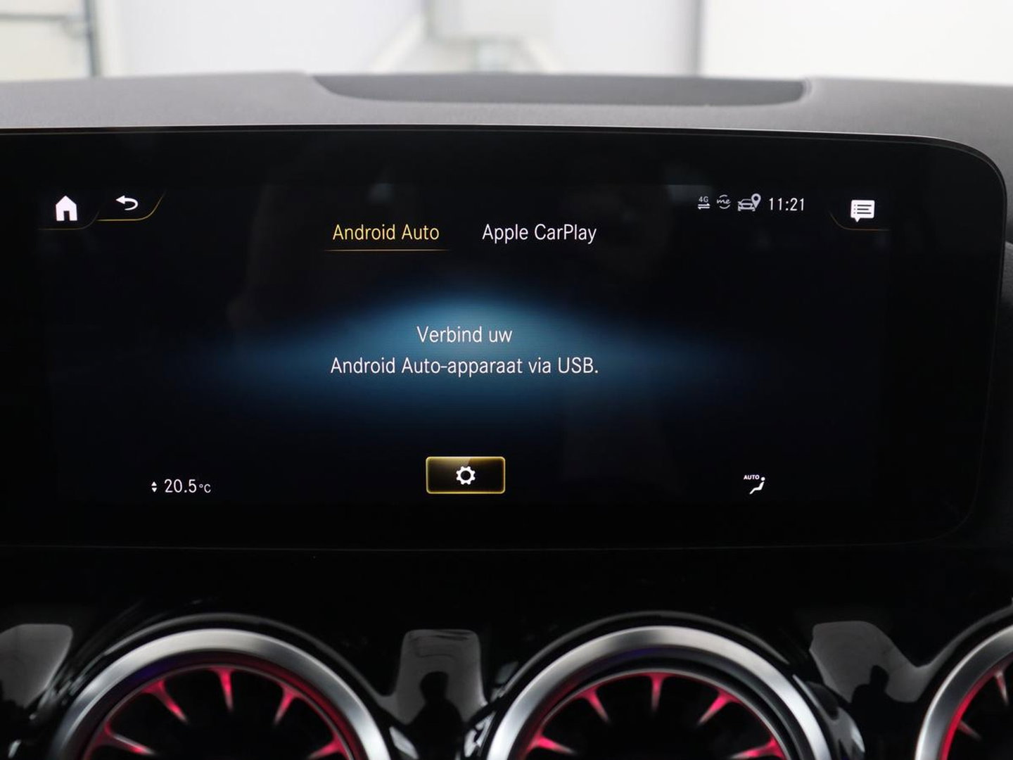 Mercedes-Benz EQA 250 Business Solution Luxury 67 kWh | SOH 94,2% | Half leder | Cruise control | Trekhaak | Stoelverwarming | Sfeerverlichting | Carplay | Camera | Park assist | Elektrische achterklep