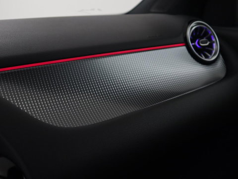 Mercedes-Benz EQA 250 Business Solution Luxury 67 kWh | SOH 94,2% | Half leder | Cruise control | Trekhaak | Stoelverwarming | Sfeerverlichting | Carplay | Camera | Park assist | Elektrische achterklep