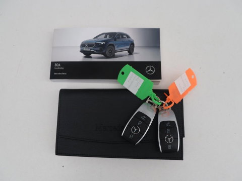 Mercedes-Benz EQA 250 Business Solution Luxury 67 kWh | SOH 94,2% | Half leder | Cruise control | Trekhaak | Stoelverwarming | Sfeerverlichting | Carplay | Camera | Park assist | Elektrische achterklep